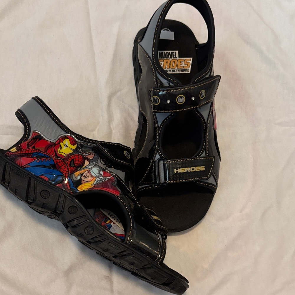 Sandals Marvel Heroes boys new size 3M with Superhero Graphics